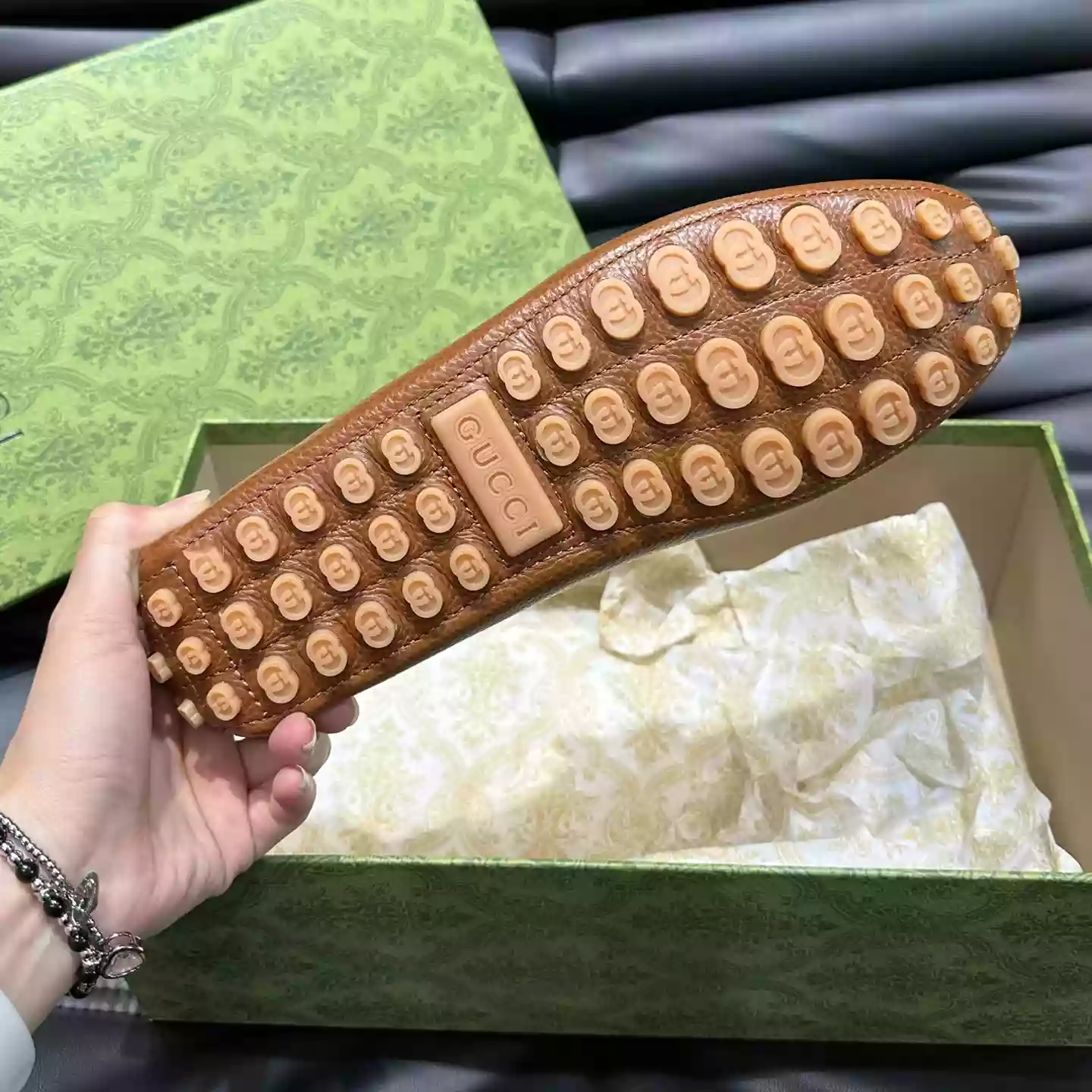 MEN'S DRIVER WITH INTERLOCKING G IN BROWN - GL103