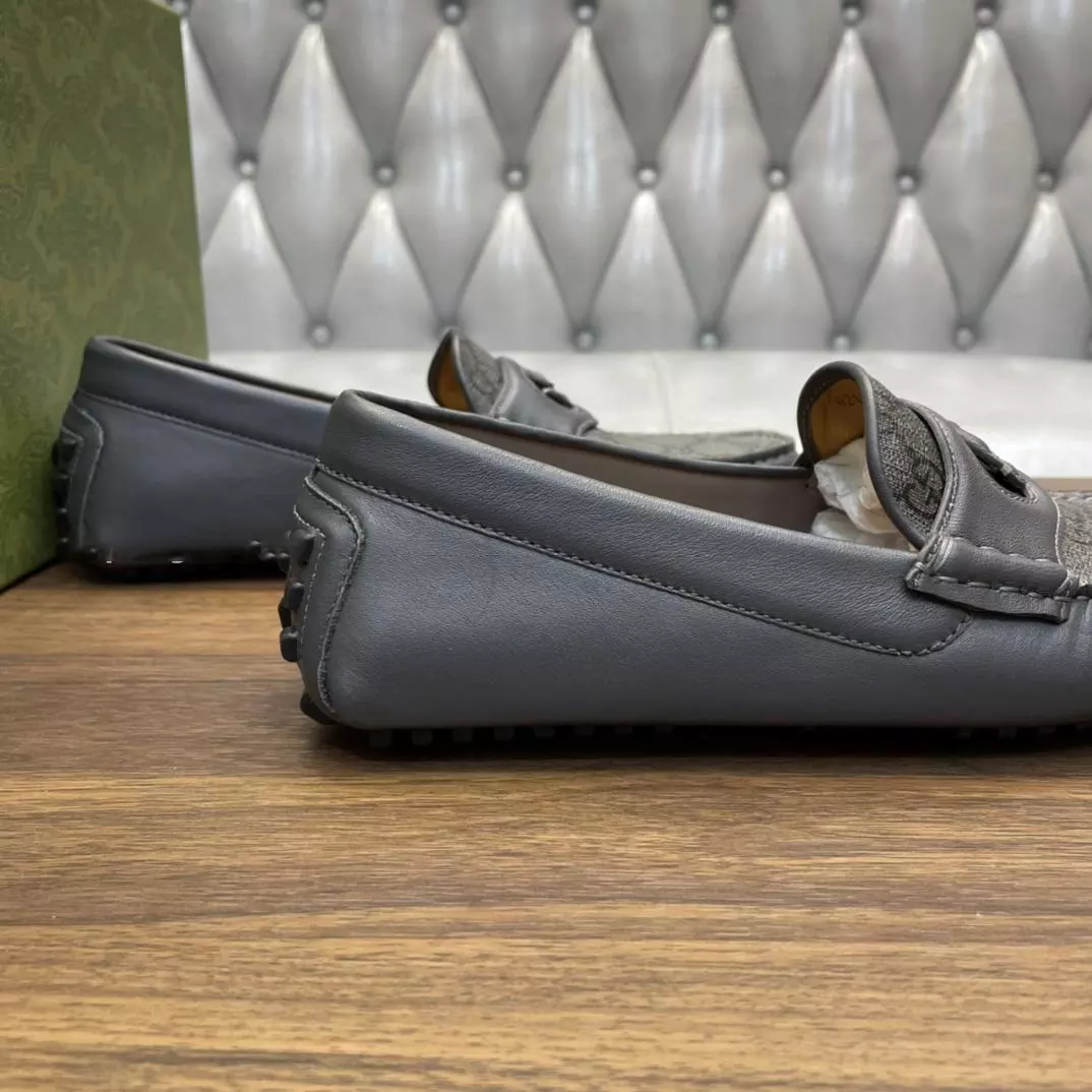 MEN'S INTERLOCKING G DRIVER GREY LEATHER - GL107