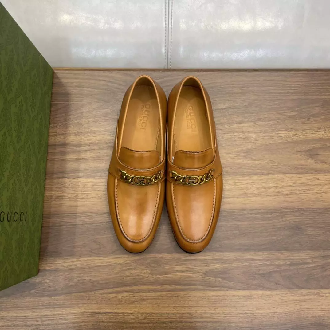 MEN'S LEATHER LOAFERS WITH INTERLOCKING G IN BROWN - GL110