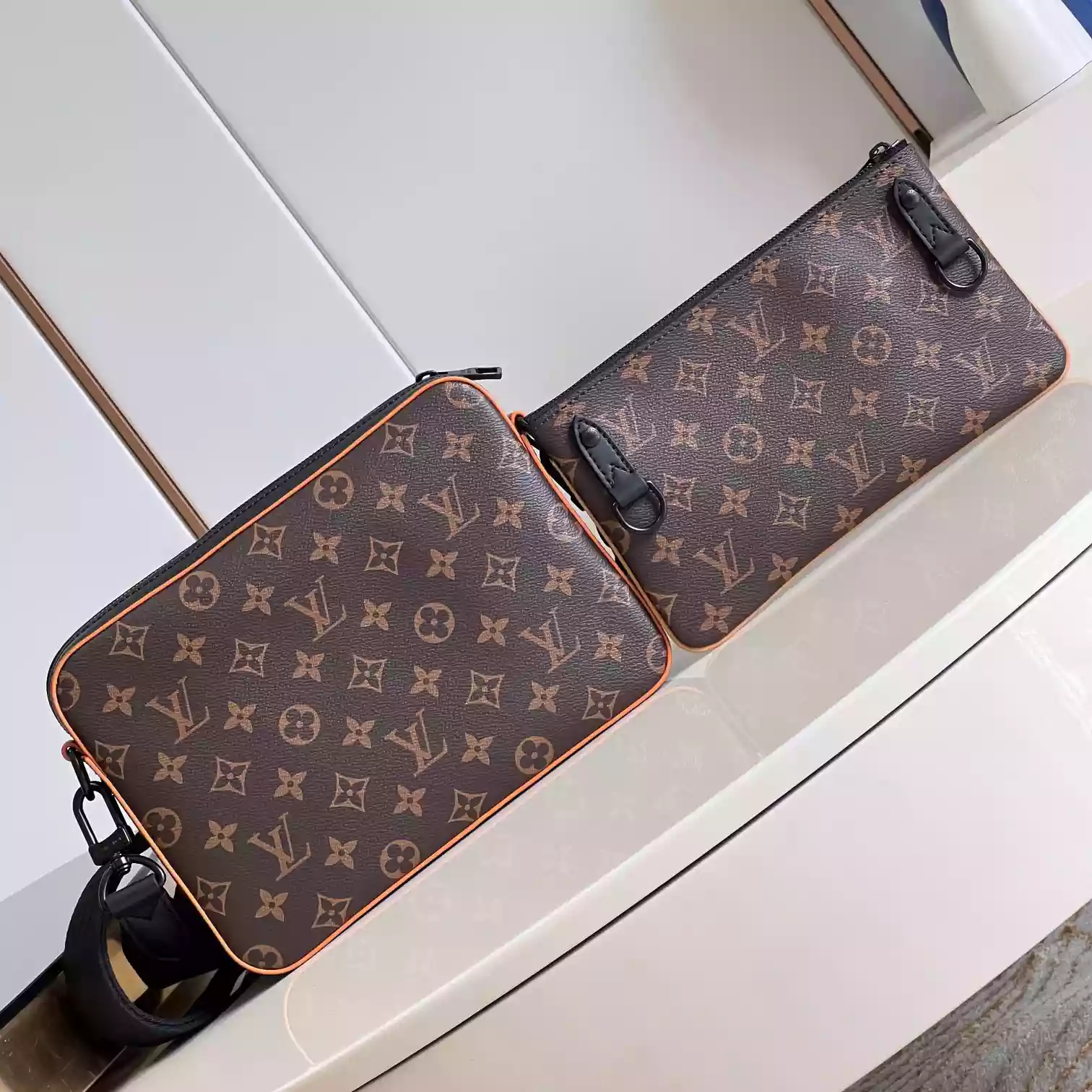 TRIO MESSENGER BAG MONOGRAM MACASSAR M46694 - LW453 DISCOVERY BACKPACK PM SKY BLUE MONOGRAM CANVAS