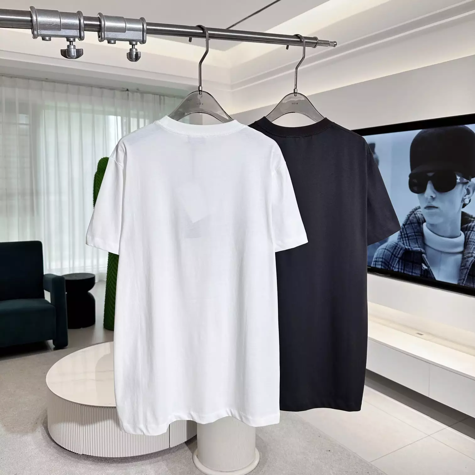 DIOR HERITAGE PRINTED T-SHIRT, REGULAR FIT WHITE STONEWASHED COTTON JERSEY - DOT037