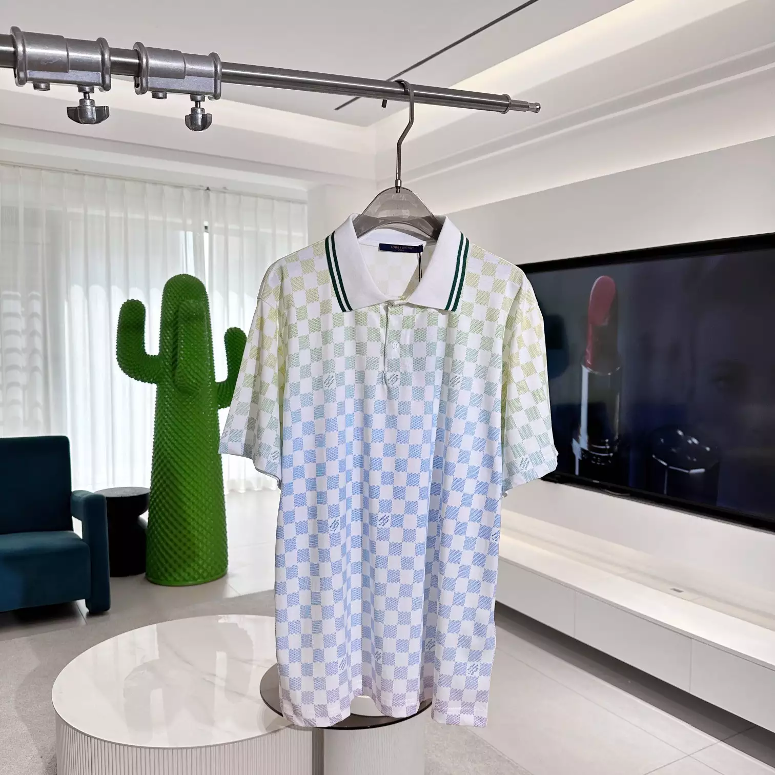 GRADIENT POLOSHIRT IN MULTICOLOR - LVTS139 Damier Jacquard Short-Sleeved Crewneck - LVTS089