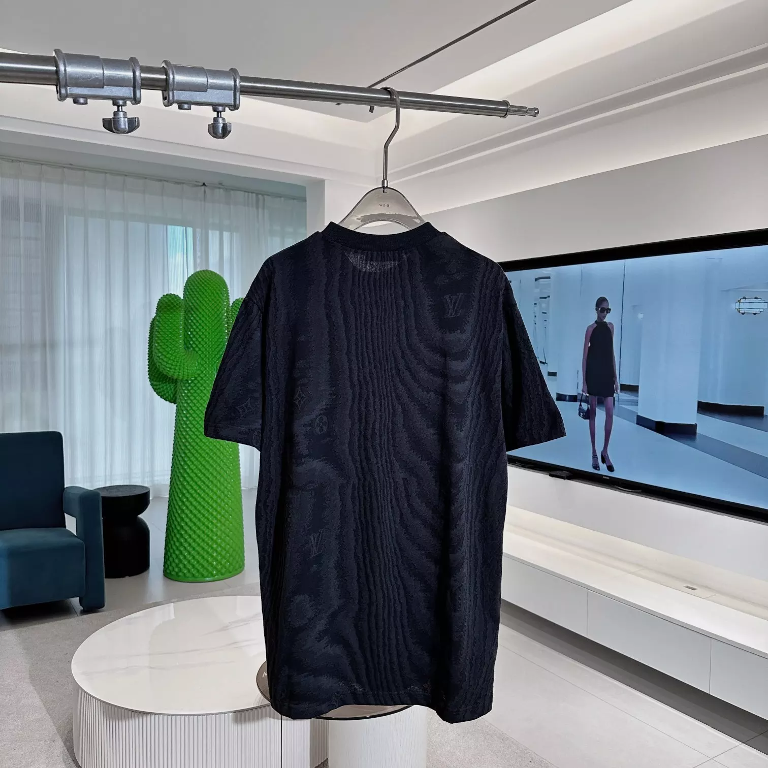 JERSEY JACQUARD T-SHIRT IN BLACK - LVTS100 Damier Jacquard Short-Sleeved Crewneck - LVTS089