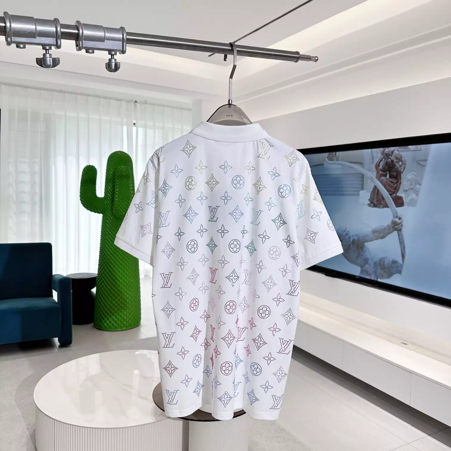 LOGO GRADIENT POLOSHIRT IN WHITE - LVTS142 Damier Jacquard Short-Sleeved Crewneck - LVTS089