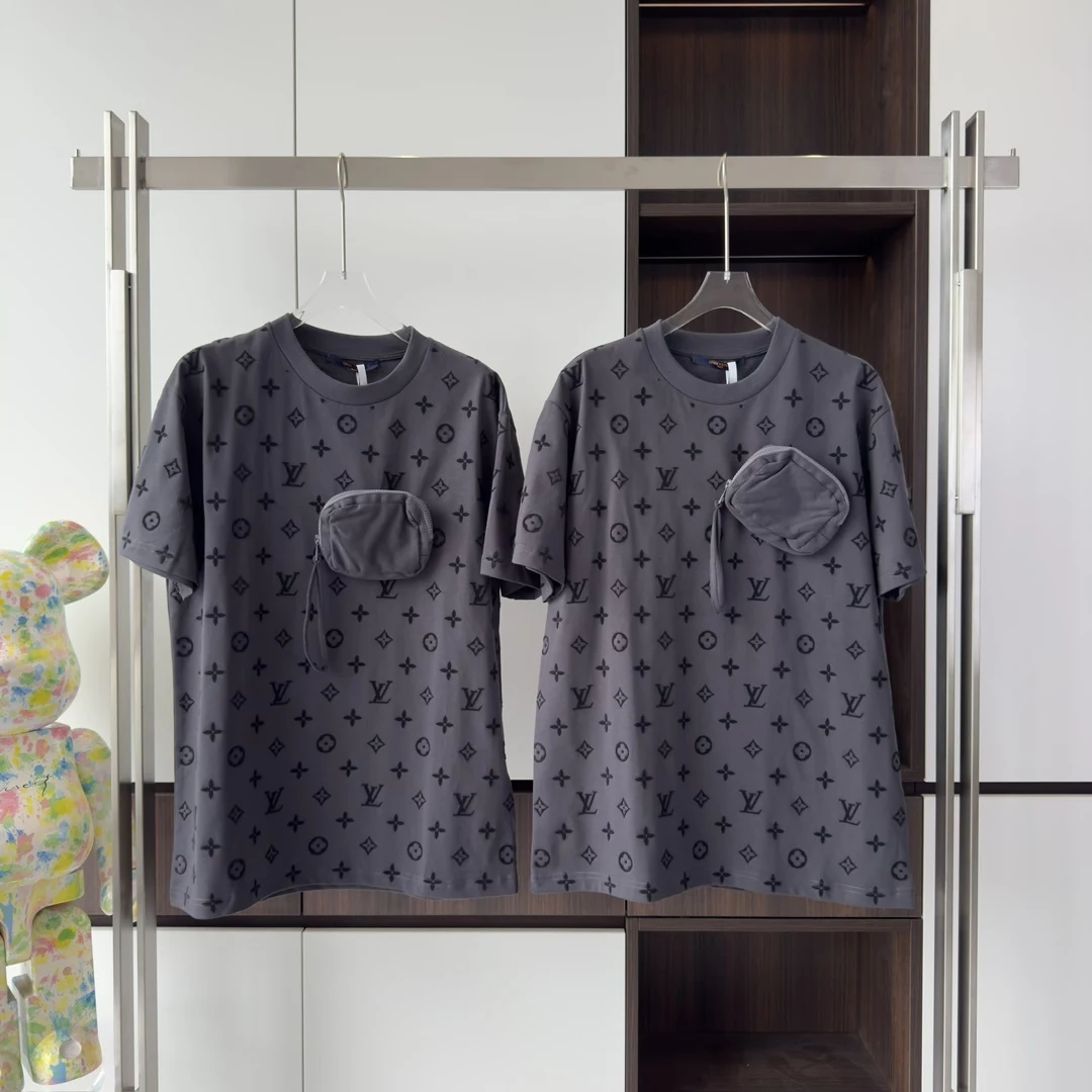 LV HOOK AND LOOP MONOGRAM SHORT-SLEEVE T-SHIRT IN GREY - LVTS106 Damier Jacquard Short-Sleeved Crewneck - LVTS089