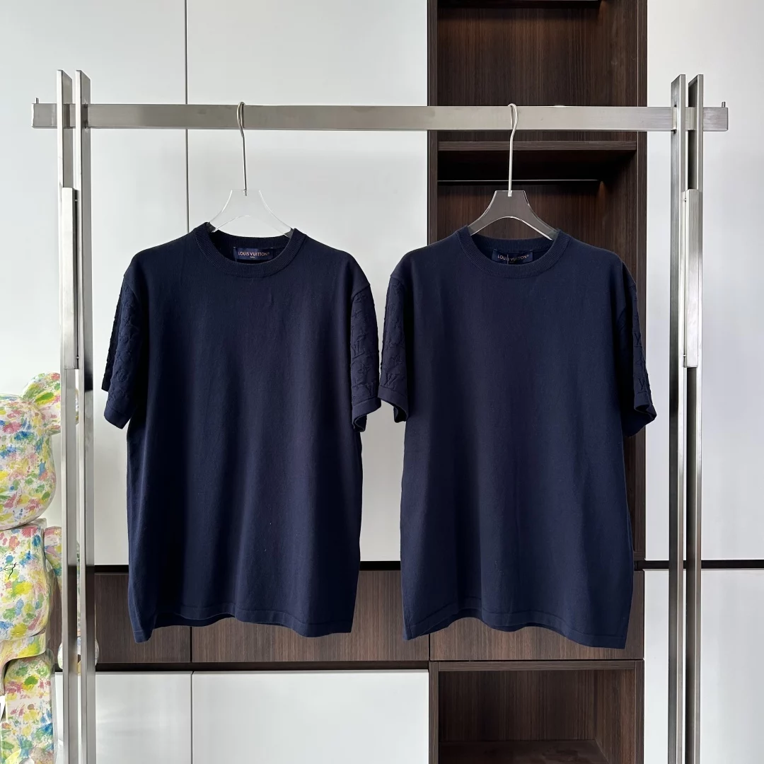 SHORT SLEEVED COTTON CREWNECK IN DEEP BLACK - LVTS108 Damier Jacquard Short-Sleeved Crewneck - LVTS089