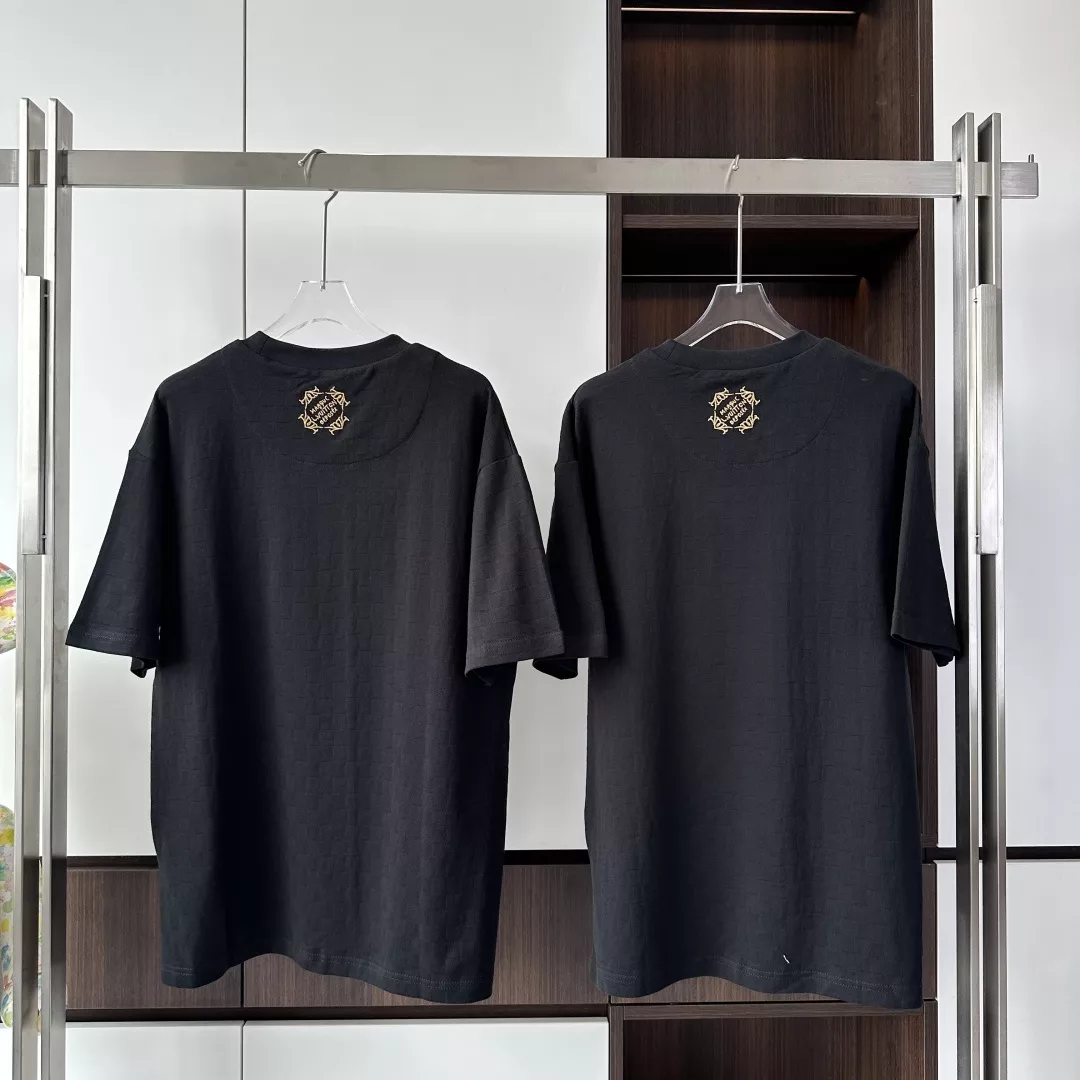 SIGNATURE PATCH COTTON T-SHIRT IN BLACK - LVTS111 Damier Jacquard Short-Sleeved Crewneck - LVTS089
