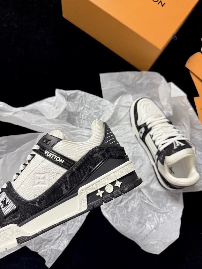 LV SKATE SNEAKERS
