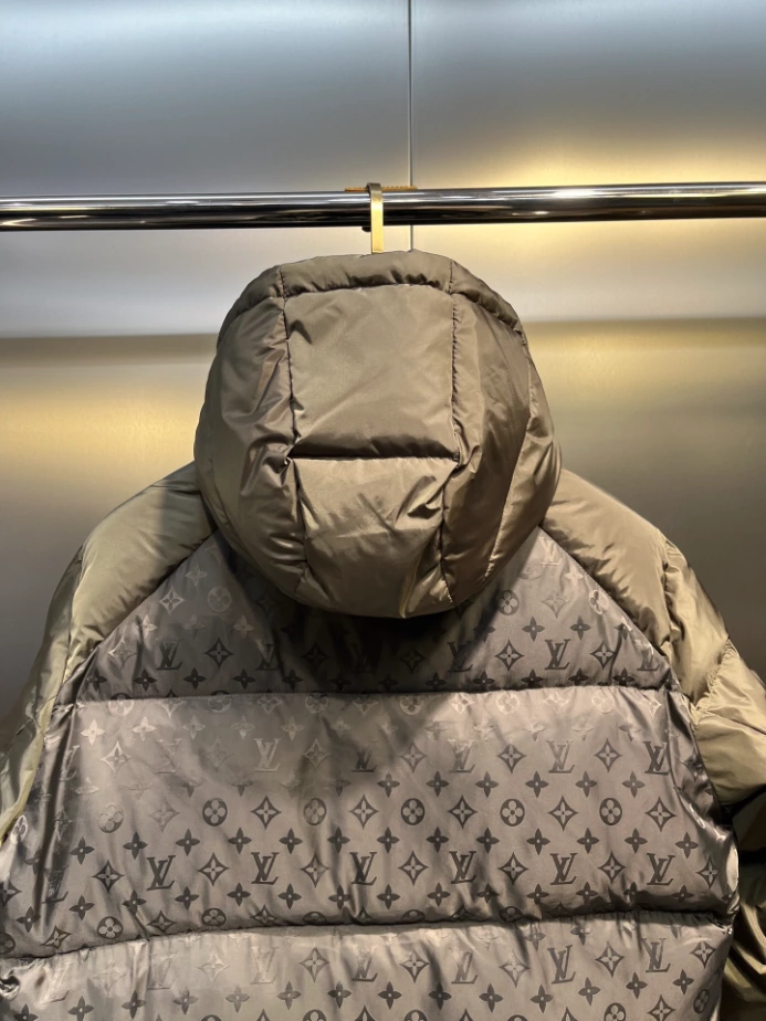 Louis Vuitton Coat - LVC050