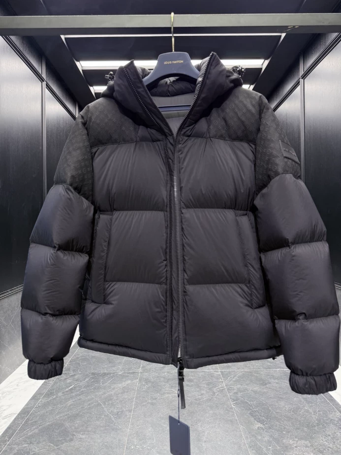 Louis Vuitton Coat - LVC050