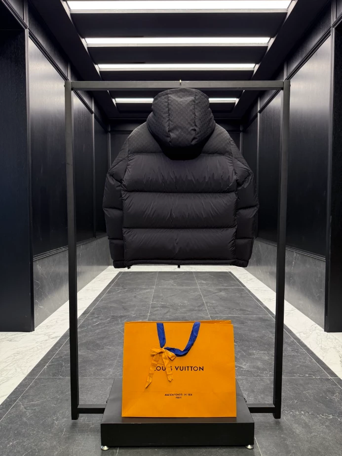 Louis Vuitton Coat - LVC050