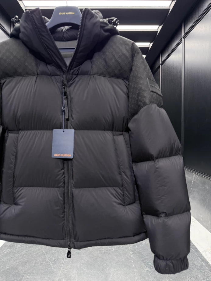 Louis Vuitton Coat - LVC050