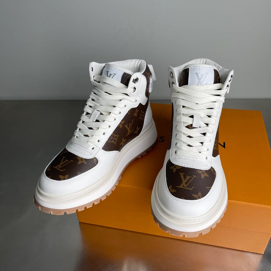 LV SKATE SNEAKERS