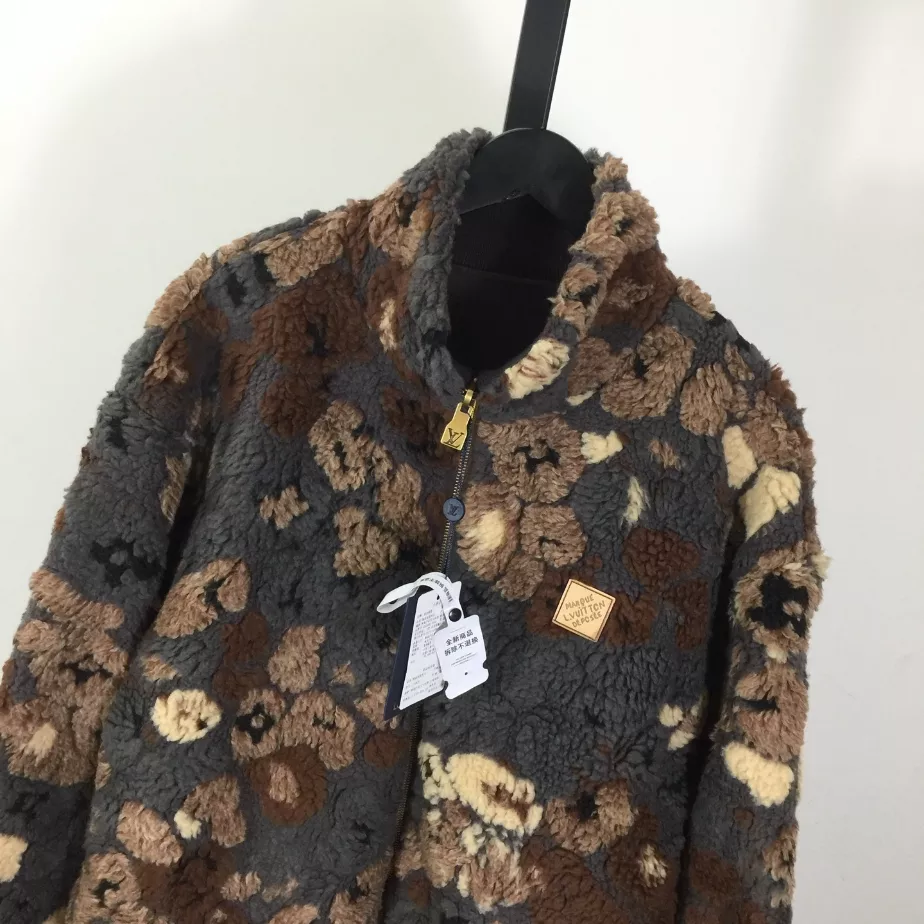 Louis Vuitton Coat - LVC050