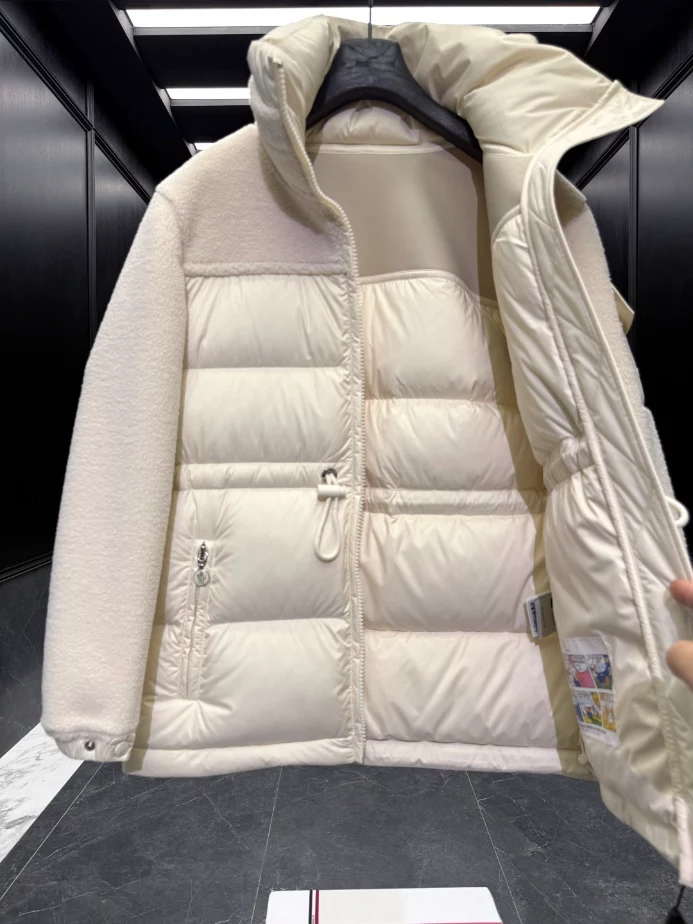 MONCLER Short Down Black Coat - MC147